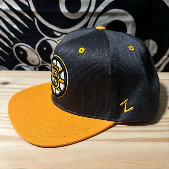 Boston Bruins Hockey Grey Yellow Zephyr Brand NHL Official Snap Back Hat - Picture 2 of 3